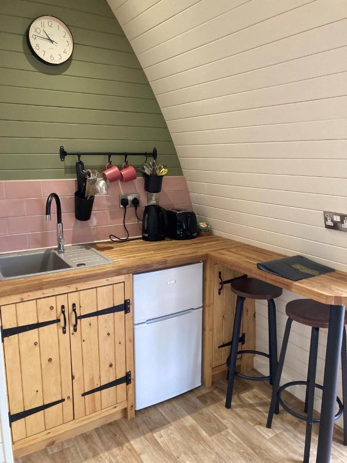 Отель Delor - Bryntalch Glamping Pods Монтгомери Экстерьер фото